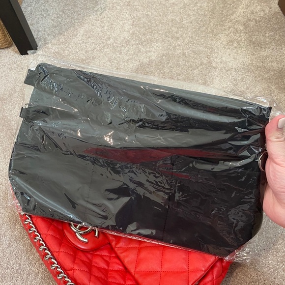 💓Sold💓Chanel tote with chain around - Picture 13 of 16